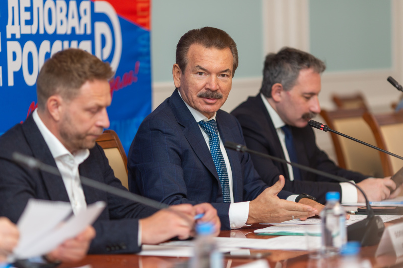 Михаил Сутягинский: развитие химпрома зависит от молодых ученых Михаил Сутягинский: развитие химпрома зависит от молодых ученых